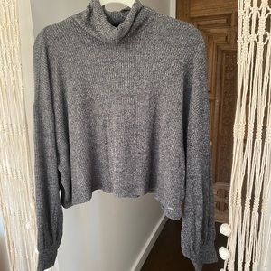 Super soft + light weight Hollister turtle neck